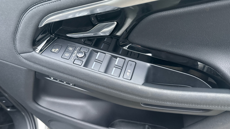 Land Rover Range Rover Evoque 1.5 P300e R-Dynamic SE 5dr Auto Hatchback